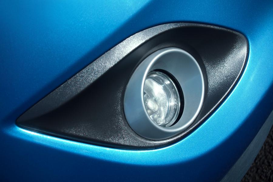  Mazda2 Venture Edition 2013 года  (UK) (фото 9 из 19)